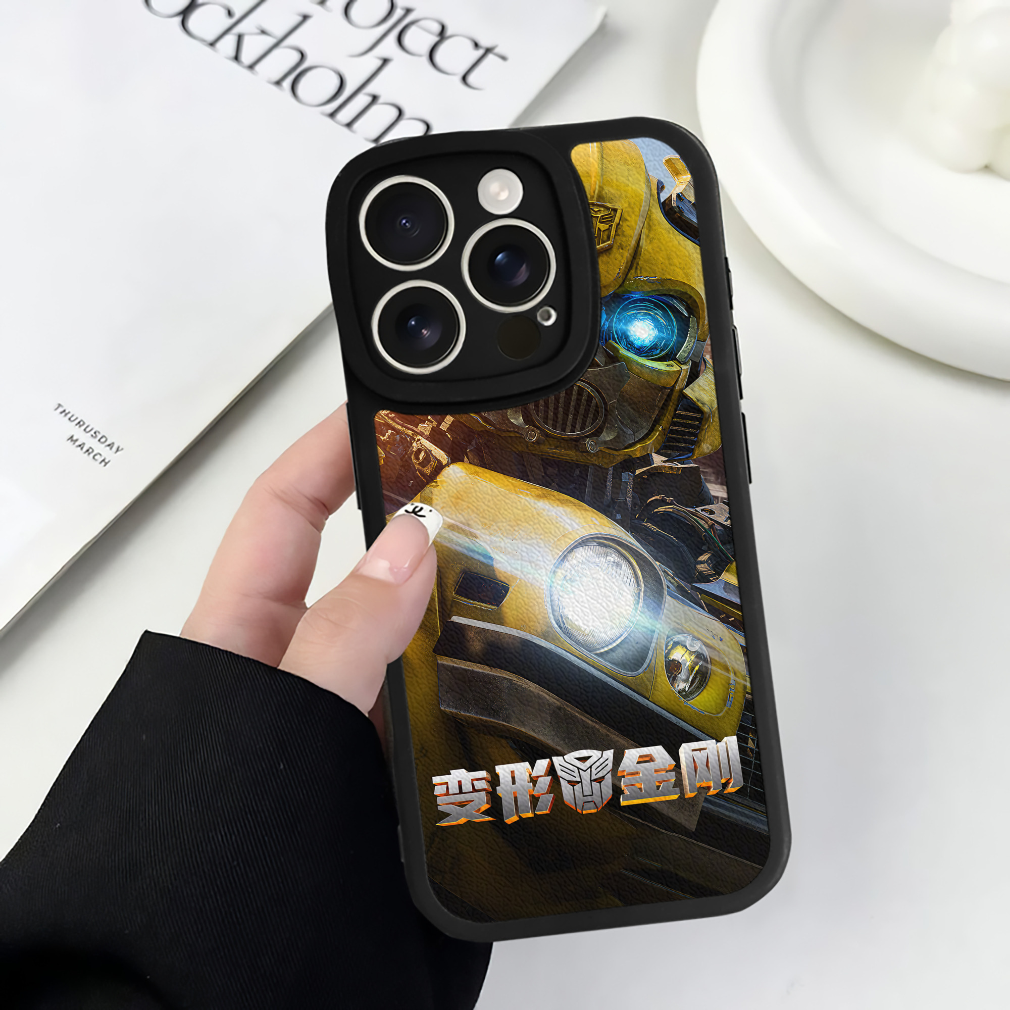 （画像用） Transformers トランスフォーマー 【iPhone 16シリーズ対応】シリコンスマホケース（レザー調） 材質：シリコン